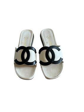 Chanel Rare Vintage 2000 Interlocking Logo Leather Slides Sandals